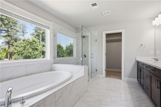 Building Photo - 781 Belerose Ln