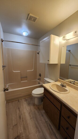 Building Photo - 2510 Hartnell Ave
