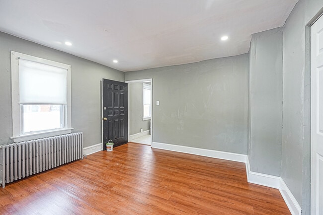 Building Photo - 510 S 48th St