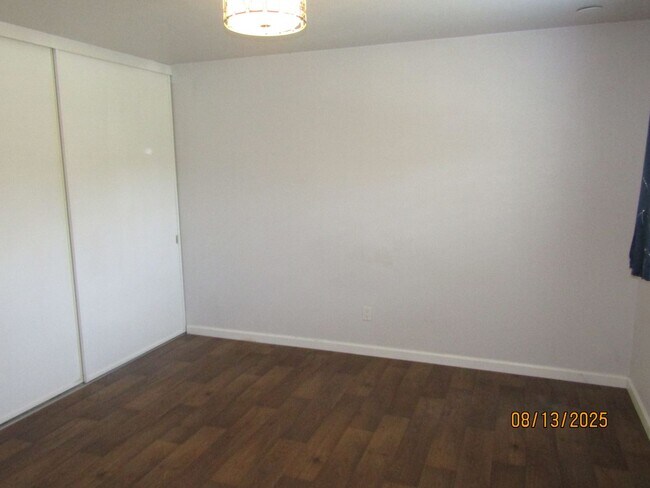 Building Photo - Beautiful single story home with amazing b...