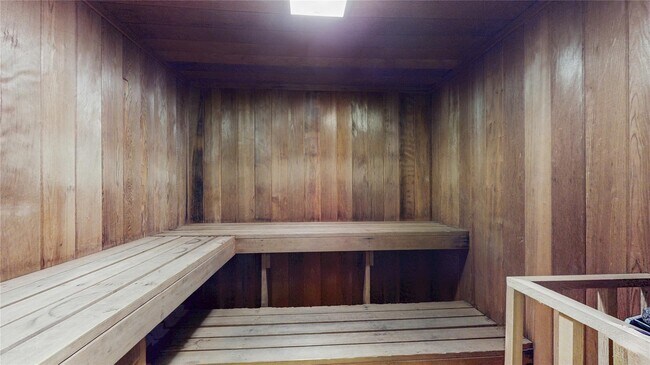 Building Photo - 1376 Midland Ave