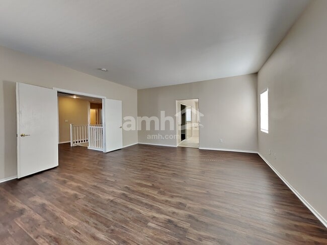 Building Photo - 1330 Summer Dawn Ave