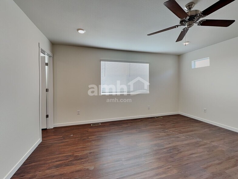 Building Photo - 11677 Logans Rdg Dr