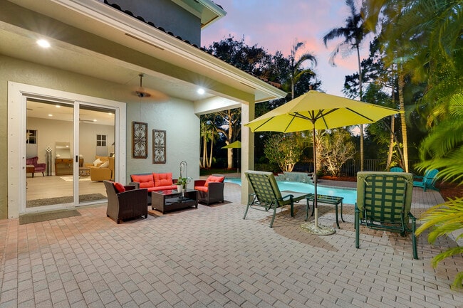 Building Photo - 127 Via Castilla