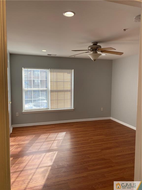 Building Photo - 1127 Fernwood Ct