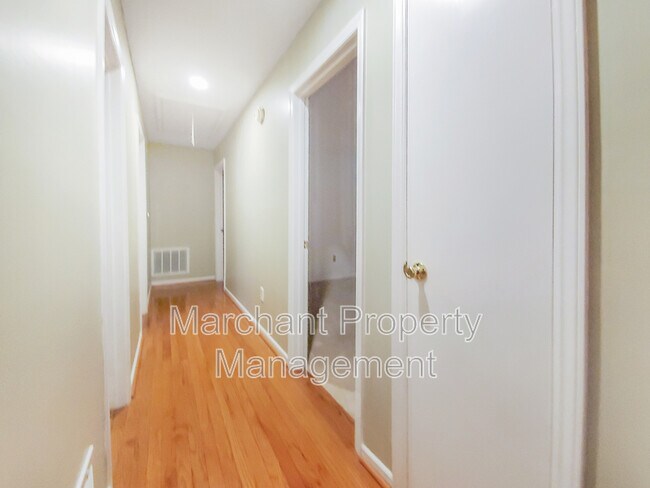 Building Photo - 106 Setters Ct