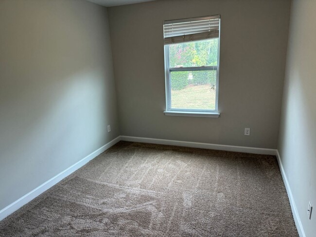 Building Photo - Modern Townhome in Steele Creek – Walkable to Shops, Parks & Dining!