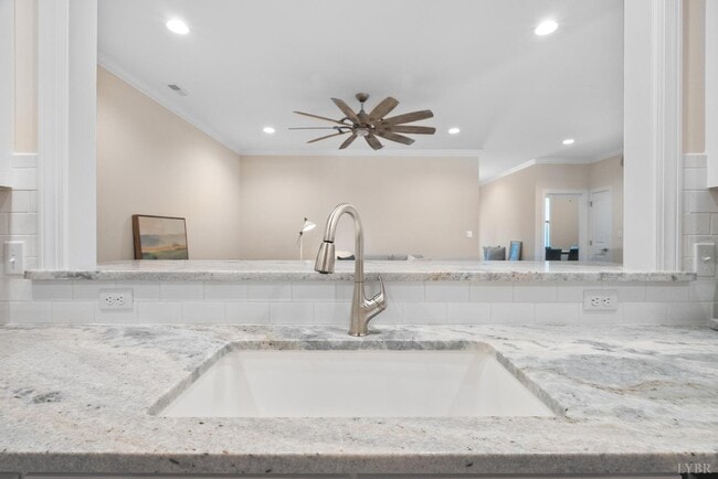 Building Photo - 174 Villa Oak Cir