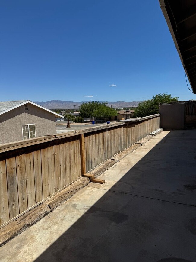 Building Photo - Apple Valley- Four Plex- 2 Bedrooms, 2 Bat...