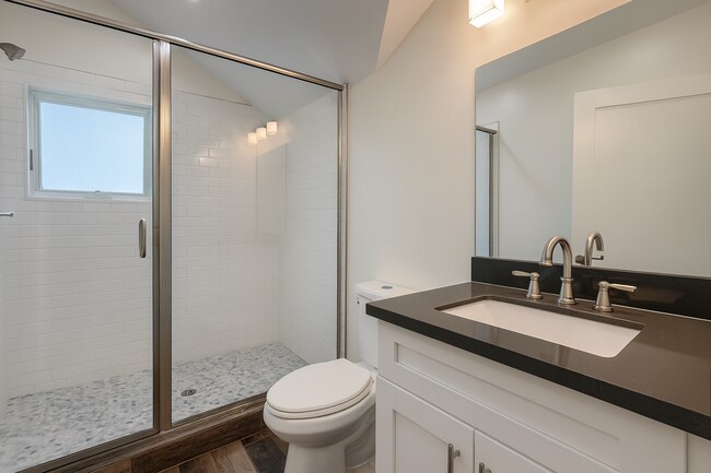 Building Photo - 1462 W 28th St