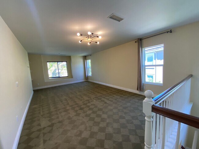 Building Photo - 2 story 4 Bedroom Home located in Amber Woods Community