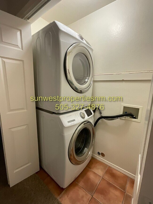 Building Photo - 3 Bedroom, 2 Bath, 2 Car Garage House with...