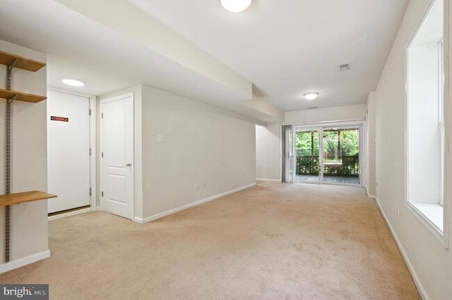 Building Photo - 3241 Henson Ave