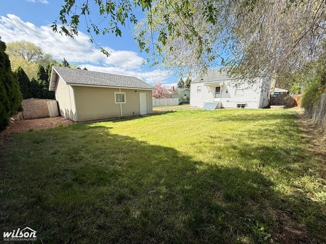 Building Photo - Spacious 3bd | 1ba House near Nob Hill Elementary School!