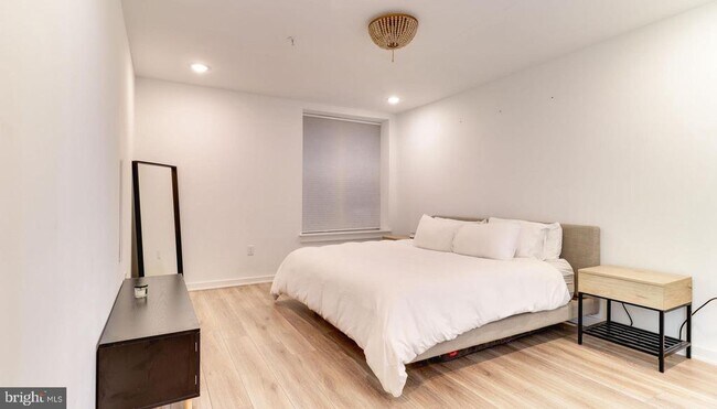 Building Photo - 1206 N Orianna St