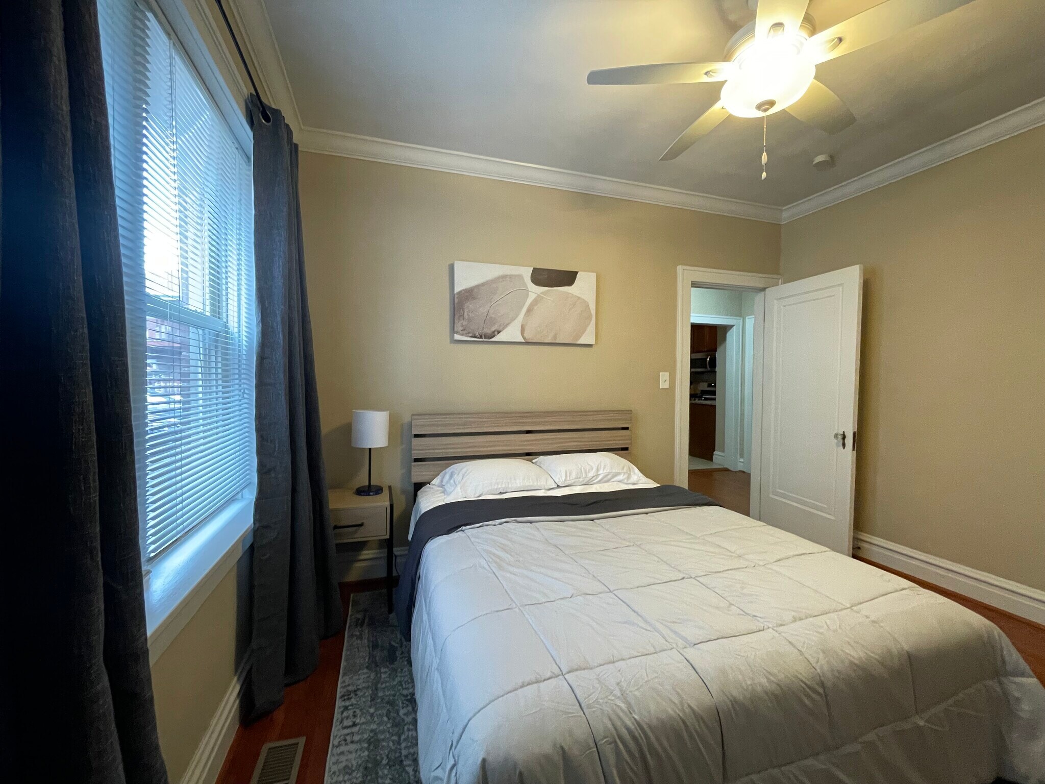 BR 1-2 - 7139 Amherst Ave