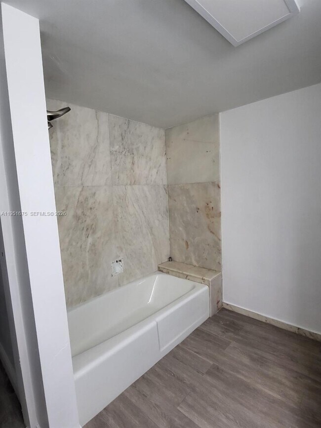 Building Photo - 3430 Galt Ocean Dr