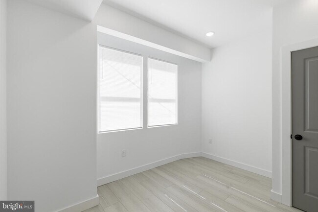 Building Photo - 1007 W Orleans St