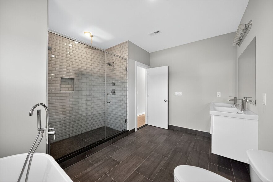 Building Photo - 1518 S 25th St