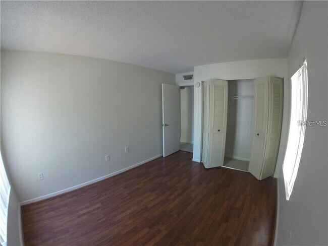 Building Photo - 1290 Pine Ridge Cir E