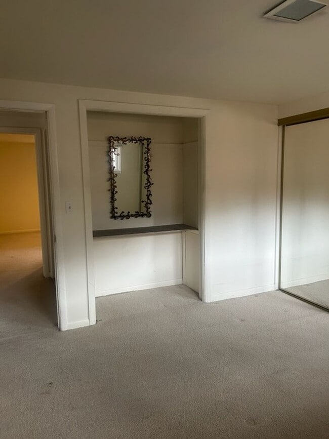 Building Photo - 3 Bedroom, 1 Bath home located in Glenwood Springs.