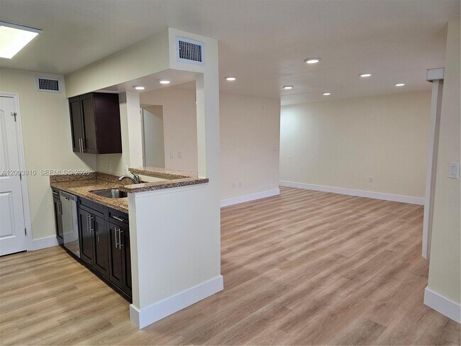 Building Photo - 2627 NW 33rd St