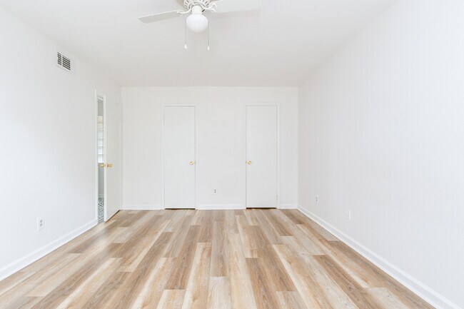 Building Photo - 346 Carpenter Dr NE