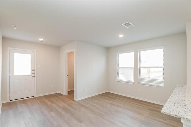 Building Photo - 5835 Canterbury Bells Ln