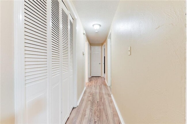 Building Photo - 3 Bed 1 Bath 1 Car in Bethany, OK PC Schools