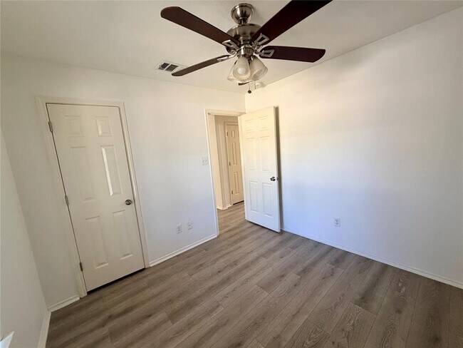 Building Photo - 1148 Shadow Creek Blvd