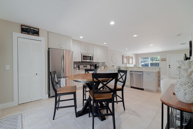 Building Photo - 2914 Spanish Trail