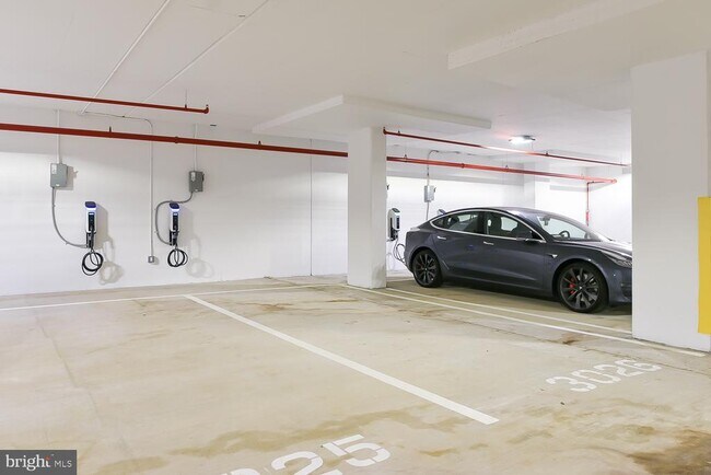 Building Photo - 901 H St NE