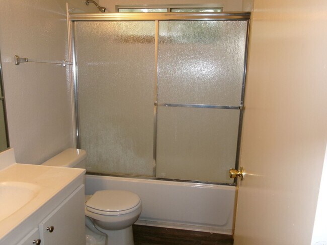 Building Photo - 3128