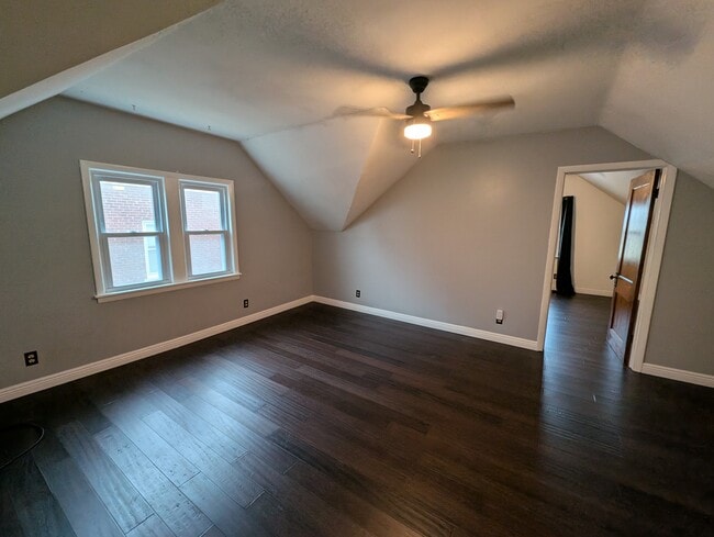 Building Photo - 2340 N Bremen St