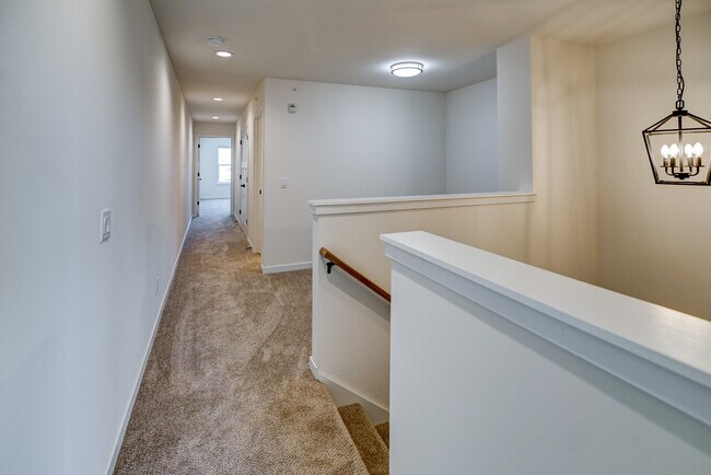 Building Photo - 4873 Lacy Rd