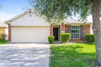Building Photo - 4018 Falvel Shadow Creek Dr