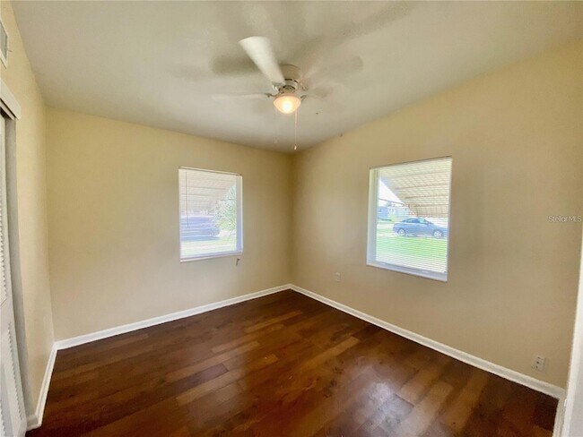 Building Photo - 3444 Lucerne Terrace