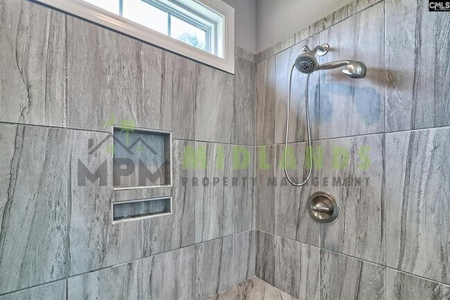 Building Photo - 73 Middleton Dr