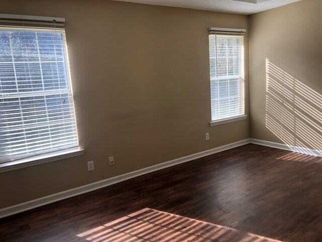 Building Photo - 9 Barons Way