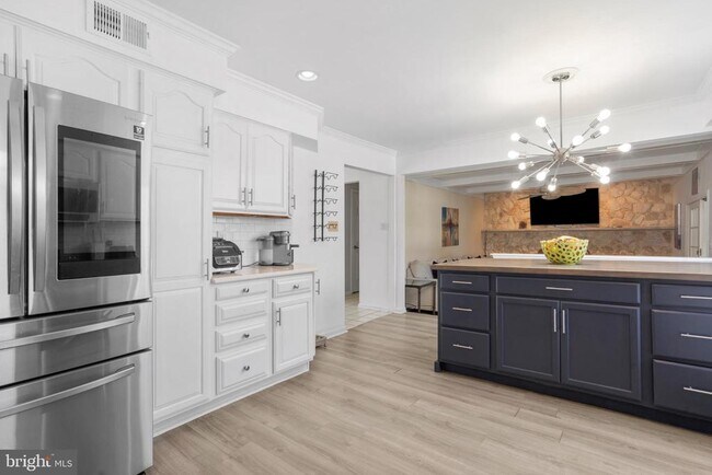 Building Photo - 5 Greenleigh Cir