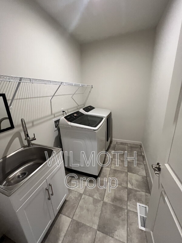 Building Photo - 5374 Noble Crossing Pkwy W