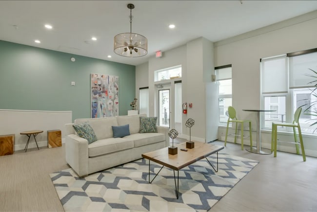 Building Photo - 1430 NW Pettygrove St