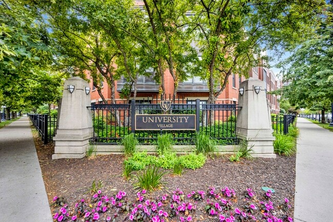 Building Photo - 1111 W 15th St