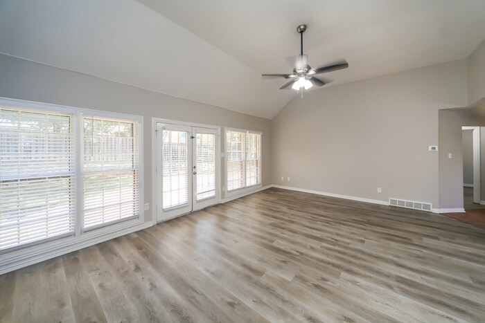 Building Photo - 554 N Sanga Rd