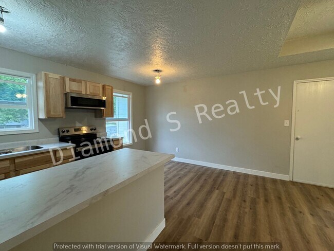 Building Photo - 5649 S Ferguson Ave