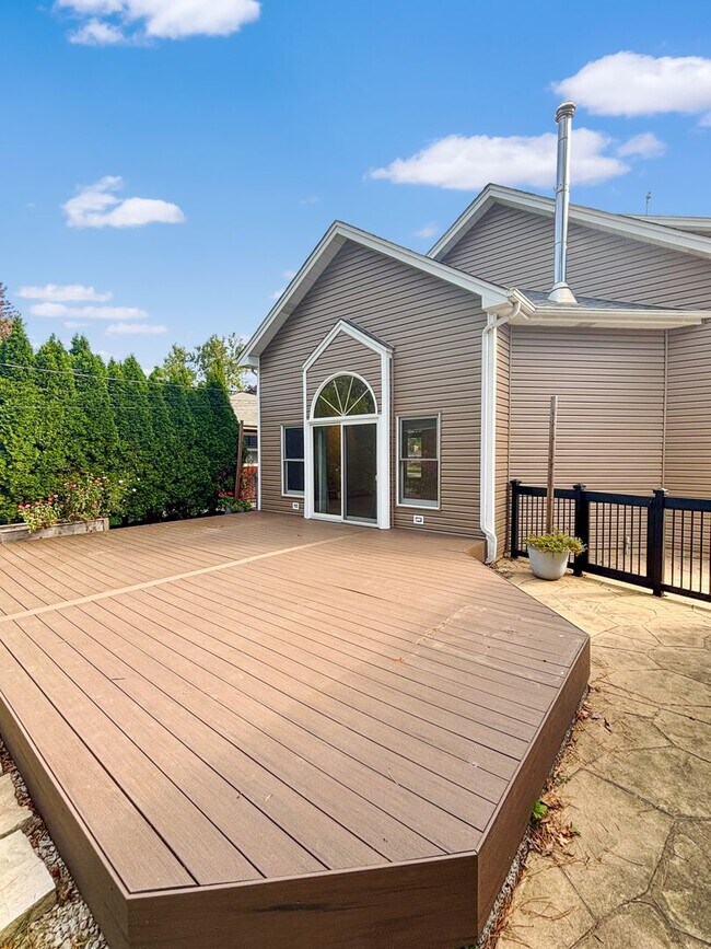 Building Photo - Beautiful 4-Bedroom Home for Rent in Palat...