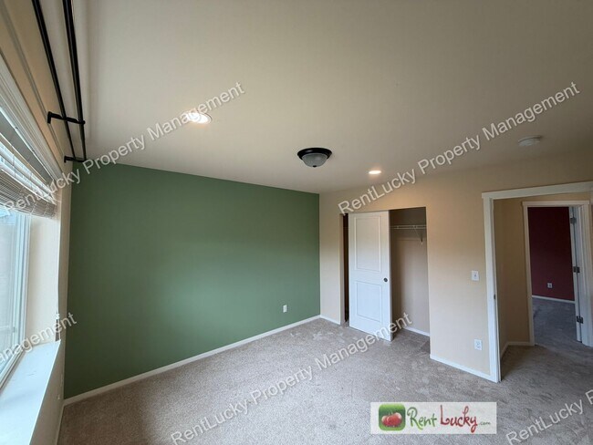 Building Photo - Amazing 5 Bedroom Home in Bothell with Gorgeous Finishes and Large Family Room!