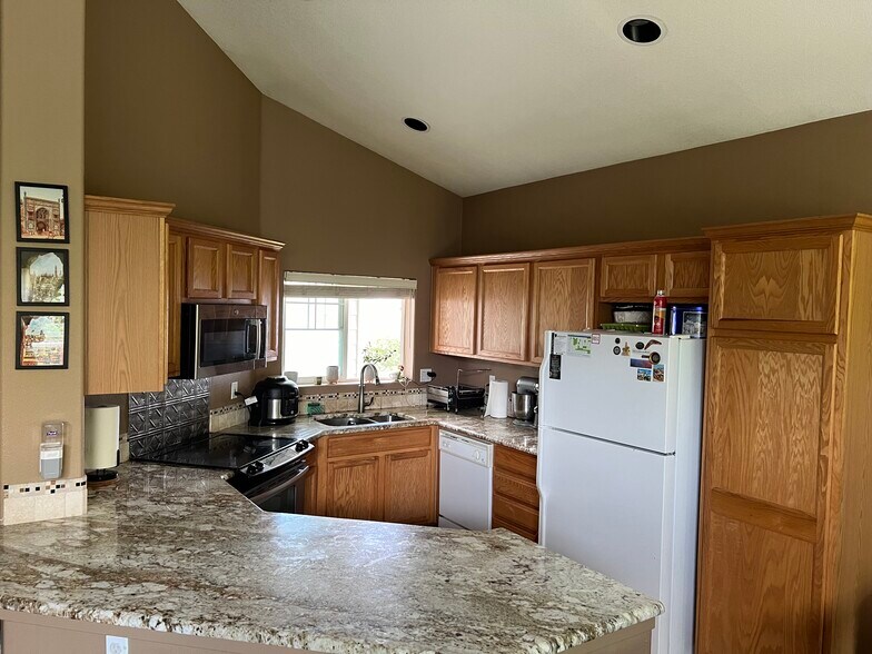 Building Photo - 2346 NE Ashton Way