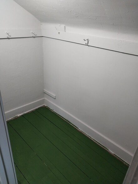 Building Photo - 15350 Alden St