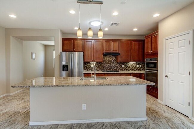Building Photo - 40876 W Tamara Ln